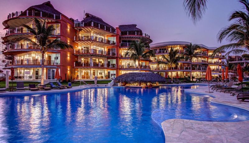 Pool - Vivo Resorts