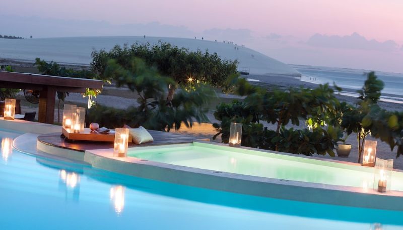 Piscina - Essenza Hotel