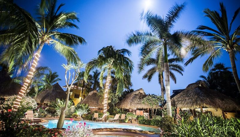 Piscina - Present Moment Retreat