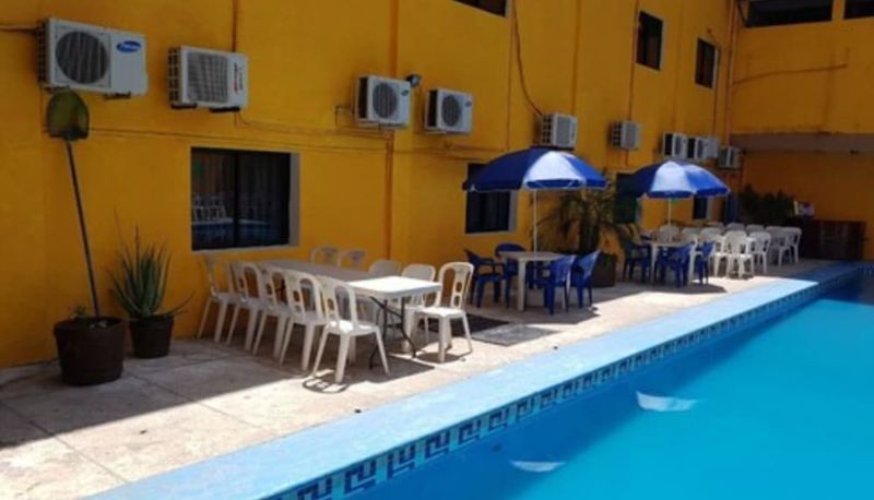 Pool - Hotel Arcos del Parque