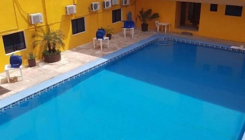 Piscina - Hotel Arcos del Parque