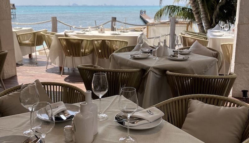 Restaurant - Maria's Kan Kin with Private Beach