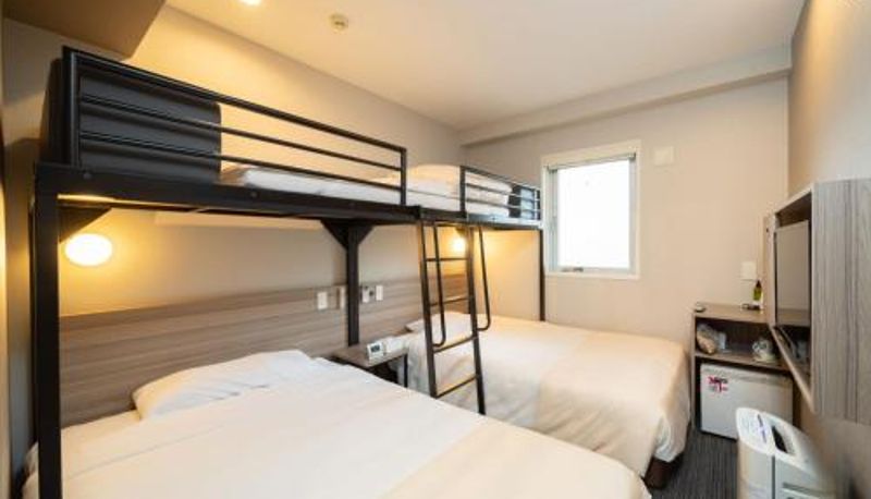 Tripla - Super Hotel Shinyokohama