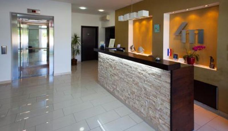 Reception - Hotel Vila 4m