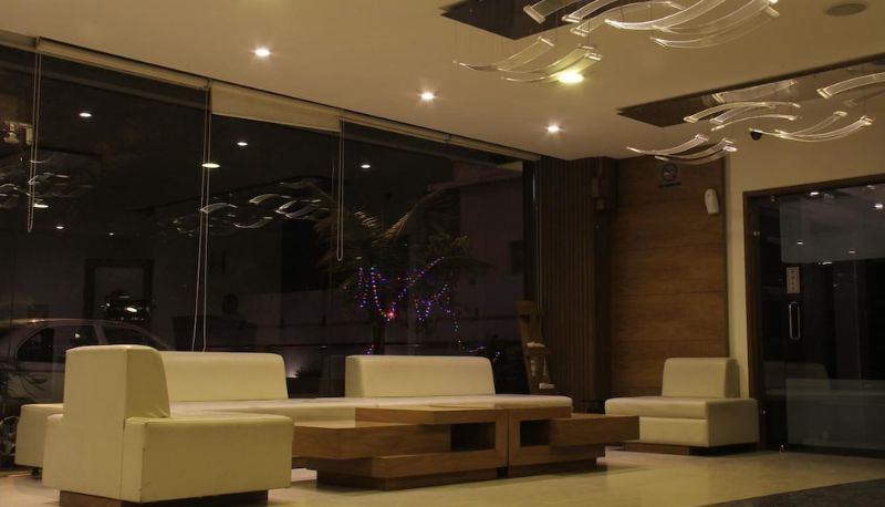 Hall - Hotel Platinum Inn
