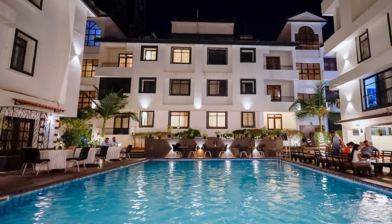 Basen - SUNKISSED PLAZA UNIT OF FIZ HOSPITALITY PRIVATE LIMITED
