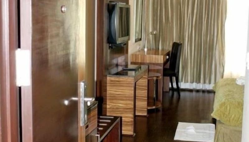 Info - The Golden Palms Hotel & Spa Delhi