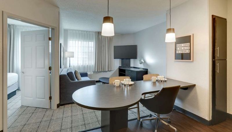 Suite - Sonesta Simply Suites Miami Airport