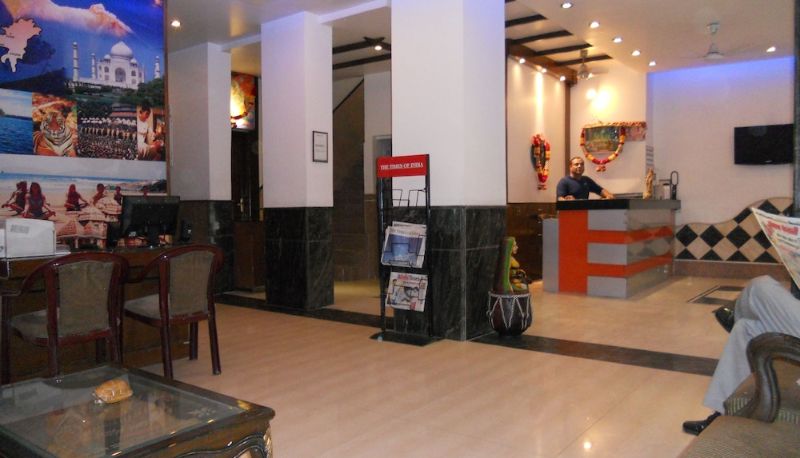 Hal - Hotel Amax Inn