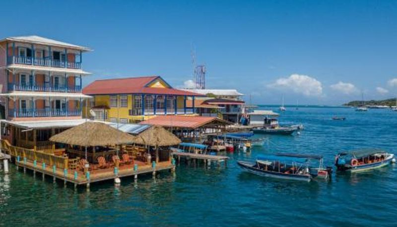 Zona exterior del hotel - Hotel Bocas Town