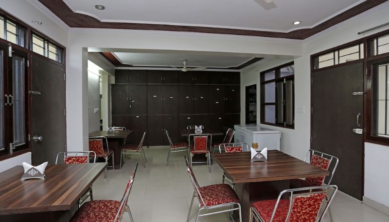 Restauracja - OYO 352 Hotel DRS 8586 Haveli