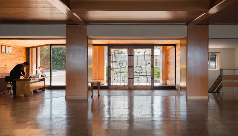 Hall - Iki Retreat by Onko Chishin