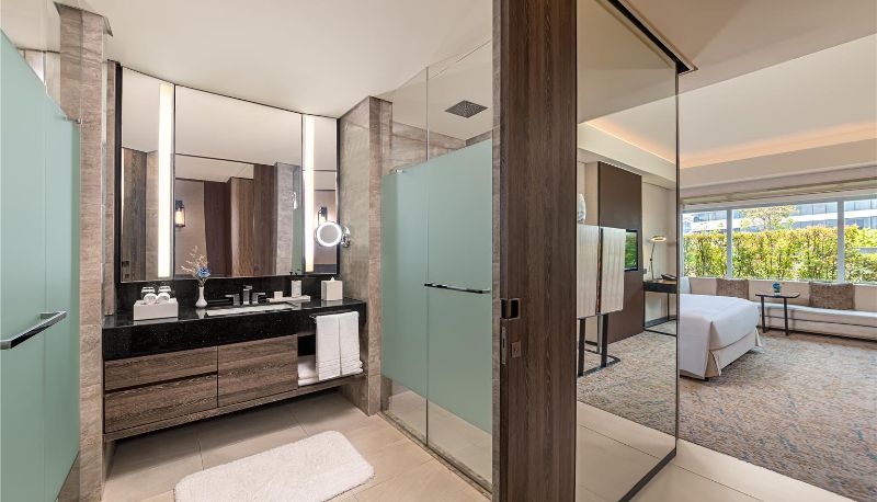 Zimmer - Conrad Manila
