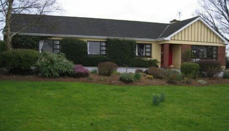 Info - Hillcrest Country Home