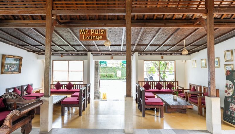 Hall - Alam Puisi Villa