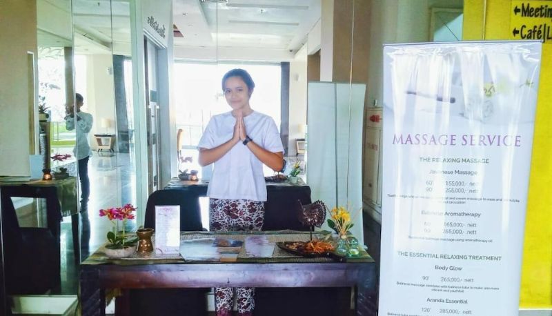 Hall - Royal City Hotel