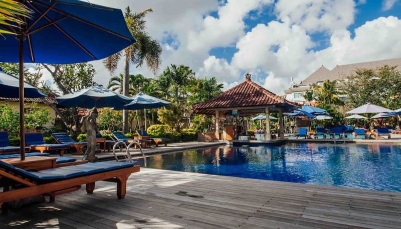 Havuz - Villas and Resort Kuta Puri Bungalows