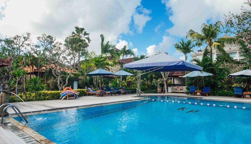 Havuz - Villas and Resort Kuta Puri Bungalows
