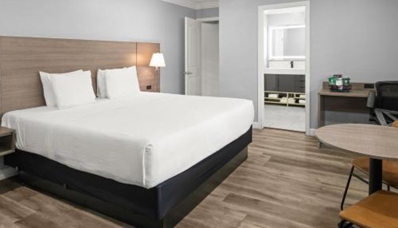 Suite - Lone Oak Lodge