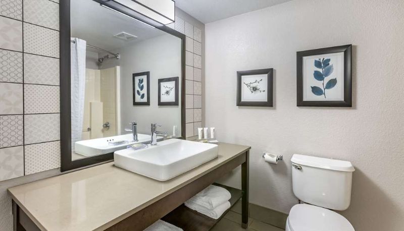 Camera - Country Inn & Suites by Radisson Mesa AZ