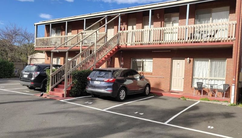 Info - The Coachman Motel & Units
