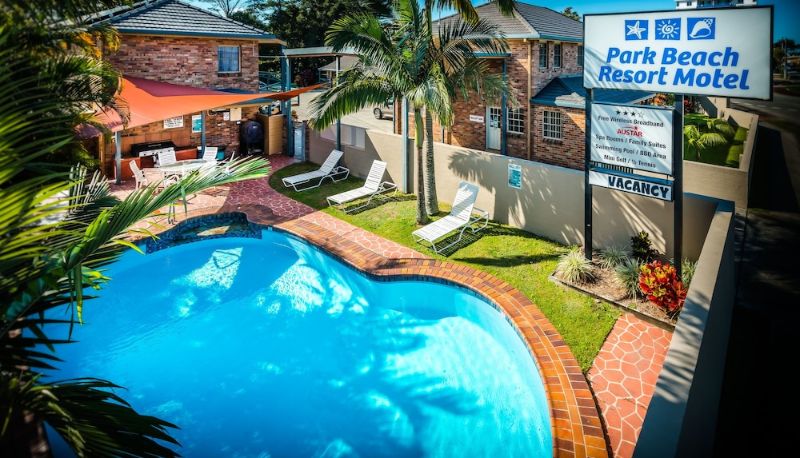 Pool - Park Beach Resort Motel