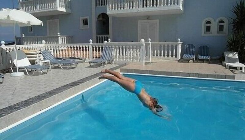 Pool - Clear Horizon
