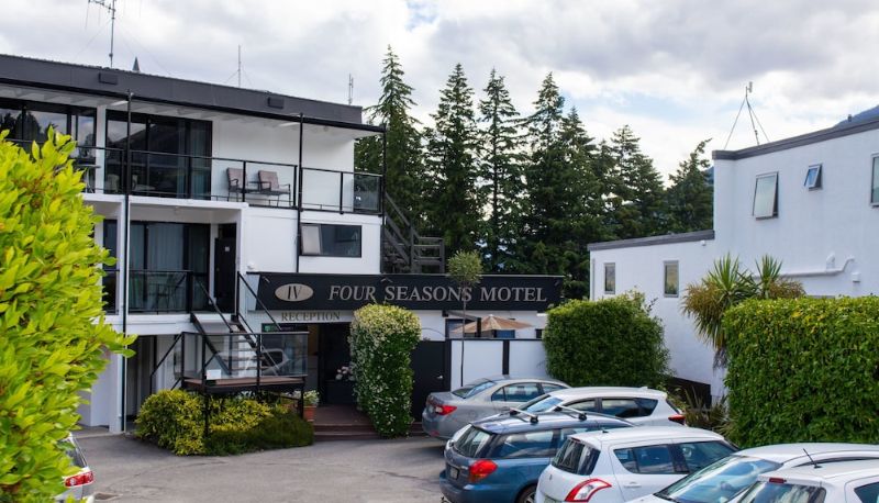 Reception - Four Seasons Motel