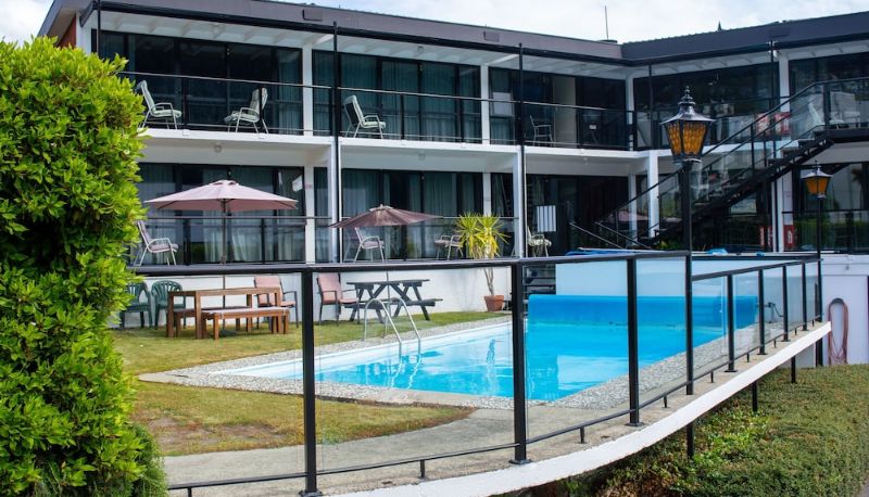 Pool - Four Seasons Motel
