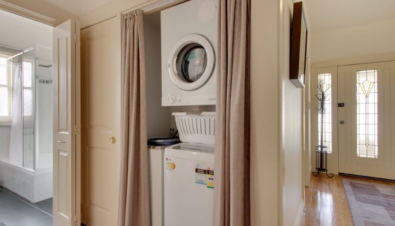 Dreibettzimmer - Moonah Central Apartments