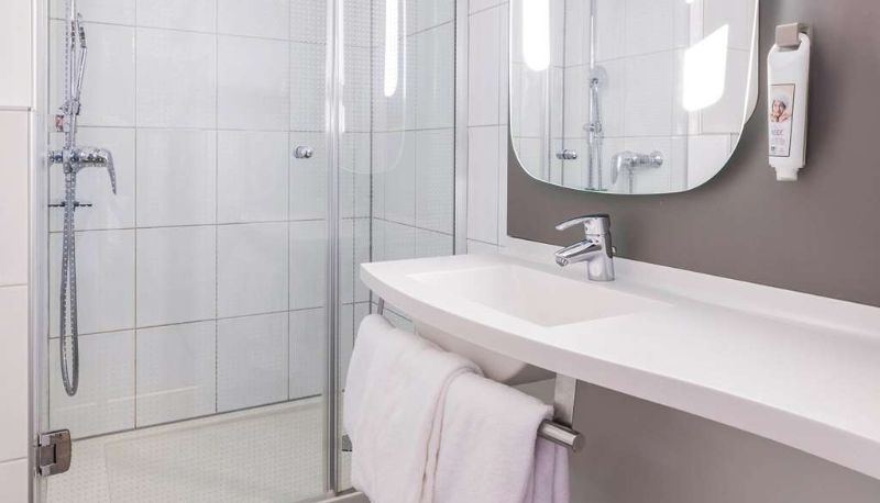 Room - ibis Zurich Messe Airport