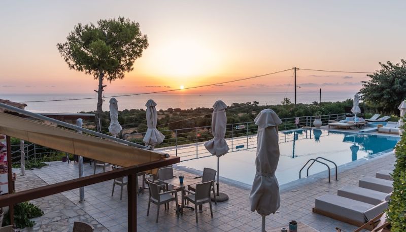 Basen - Lithies Hotel