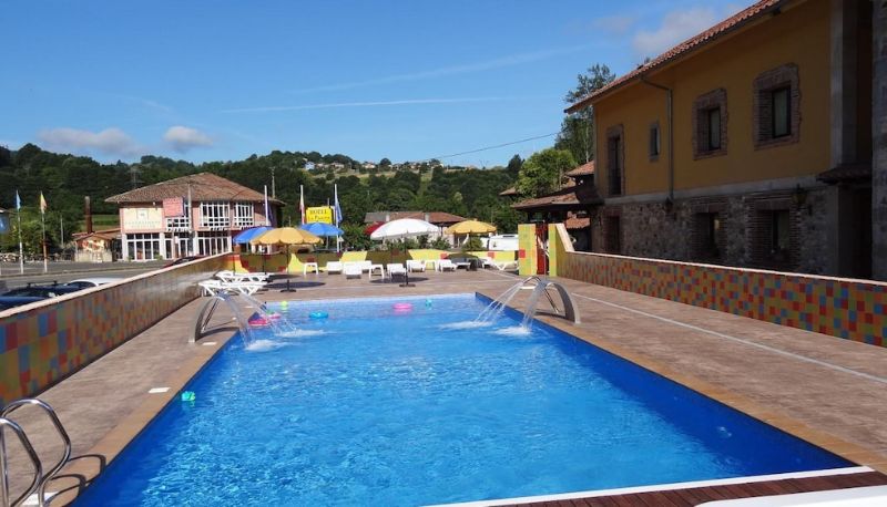 Piscina - Grupo Hotelero La Pasera