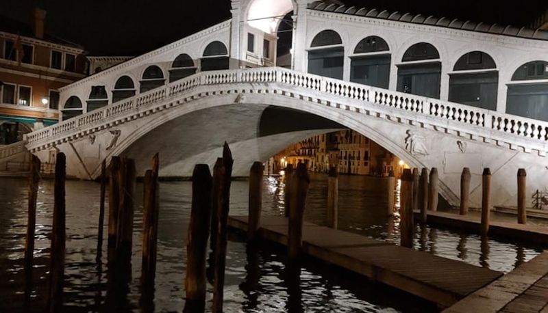 インフォメーションセンター - Friendly Venice Suites