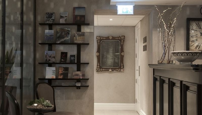 Hal - Hotell Slottsbacken