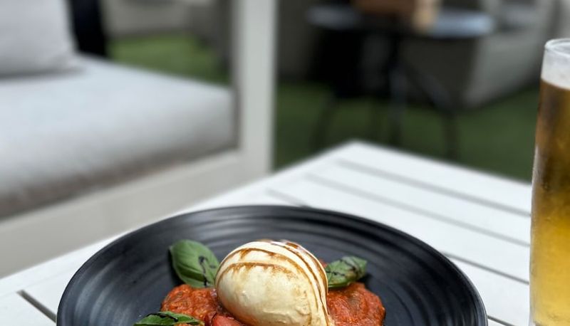 Restaurant - DeLorenzo's Studio Apartments