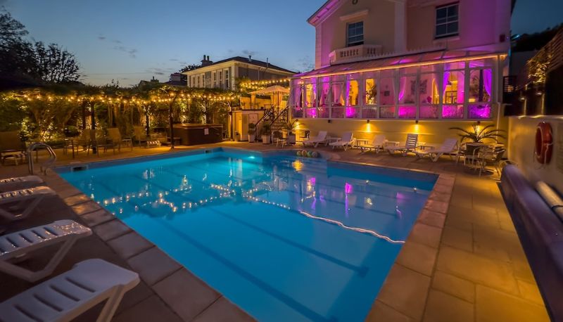 Info - Riviera Lodge Hotel