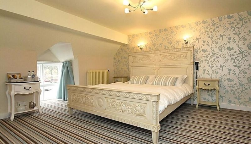 Info - The Hand at Llanarmon