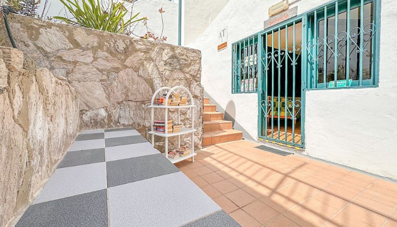 Info - Laguna Apartments