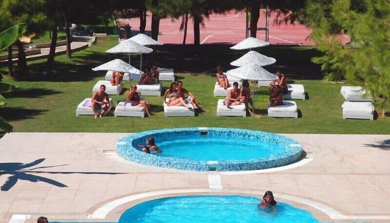 Pool - Flora Suites Hotel - All Inclusive
