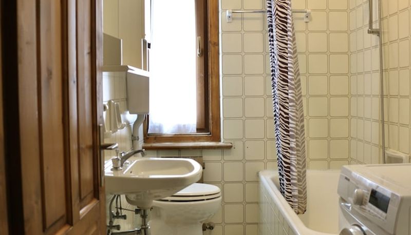Apartment - Roulette Apartments