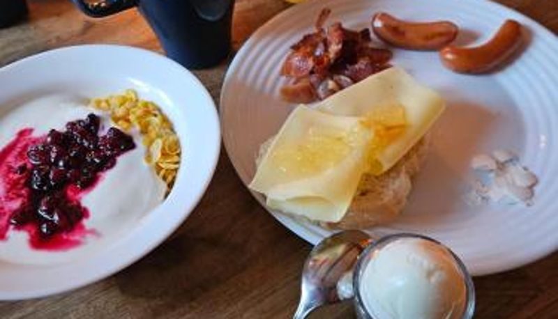 Restoran içinde kahvaltı salonu - Hotell & Spa Lögnäs Gård