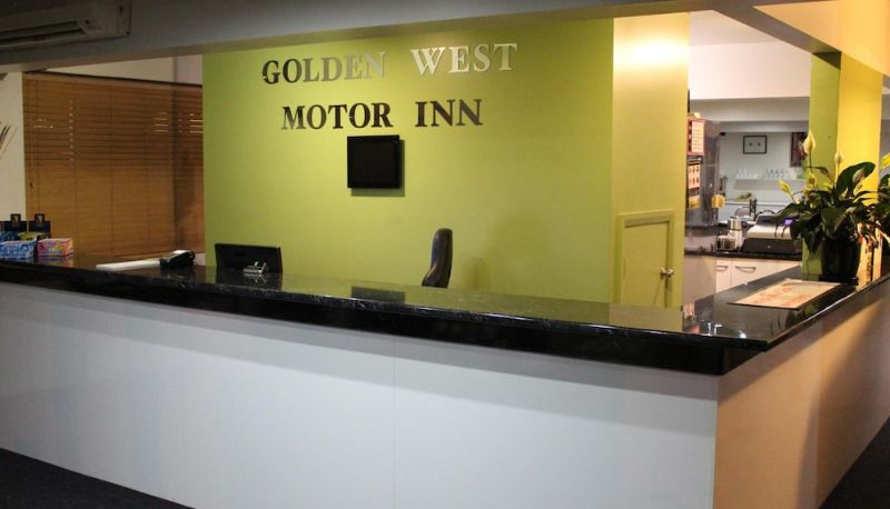 Sala - Golden West Motor Inn