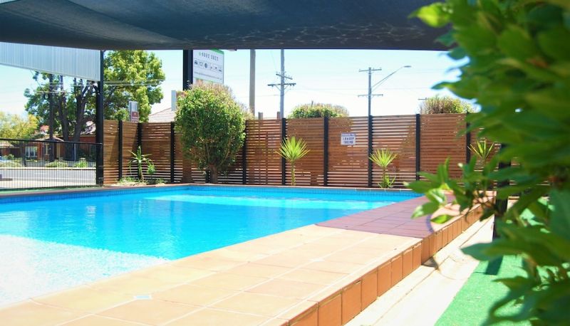 Pool - Golden West Motor Inn