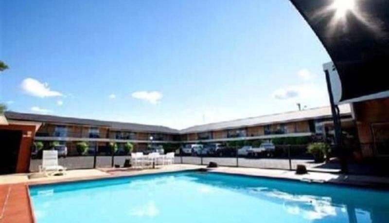 Basen - Golden West Motor Inn