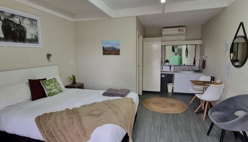 Info - Bidgee Motor Inn