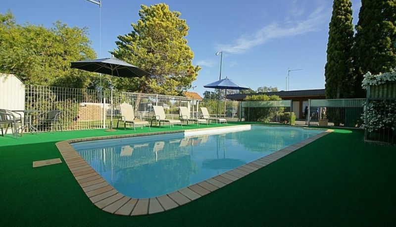 Piscina - Nicholas Royal Motel