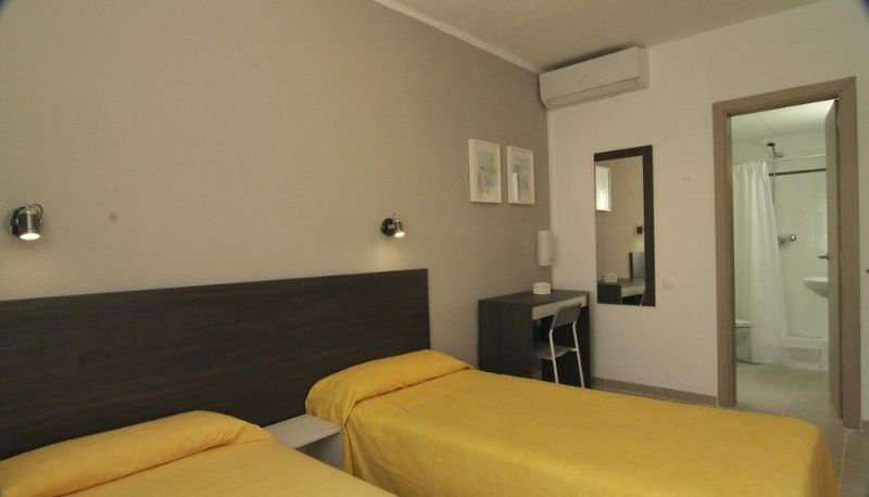 Driepersoonskamer - Hostal Tahiti Rs