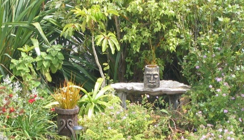Info - Moanarua Beach Cottage