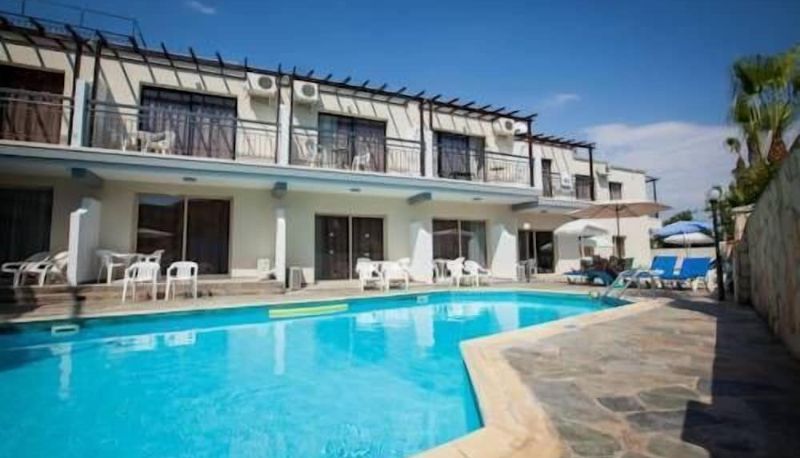 Zwembad - Crystallo Apartments